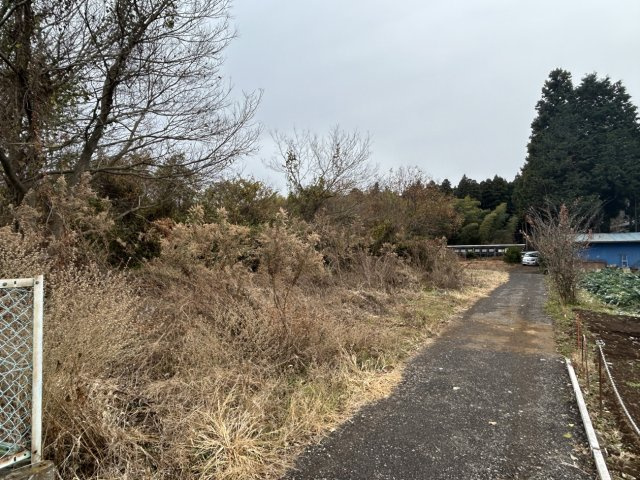 阿見町実穀５０２坪の前面道路含む現地写真