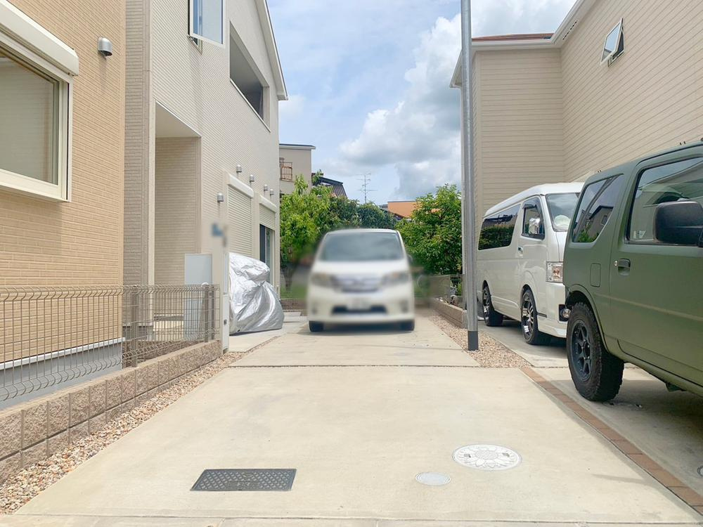 幾野３丁目　中古一戸建ての駐車場|カースペース２台可
■物件内覧・資金計画相談・住宅ローン相談、リフォーム相談、お問合せ受付中■
※当日・翌日のご内覧、ご相談はお電話でのお問合せがスムーズです！