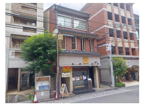 横山三条ビルの外観