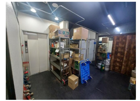 横山三条ビルの内装