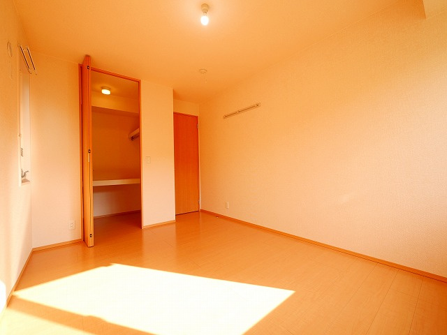 カサベルデ暖華の洋室|落ち着いた玄関です