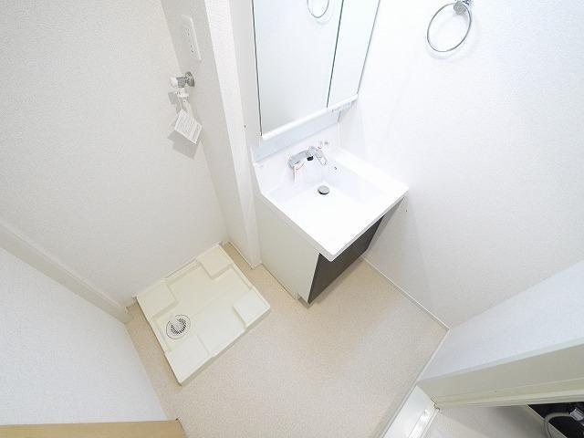 カーサ　アリエッタの洗面所|脱衣スペースもあります