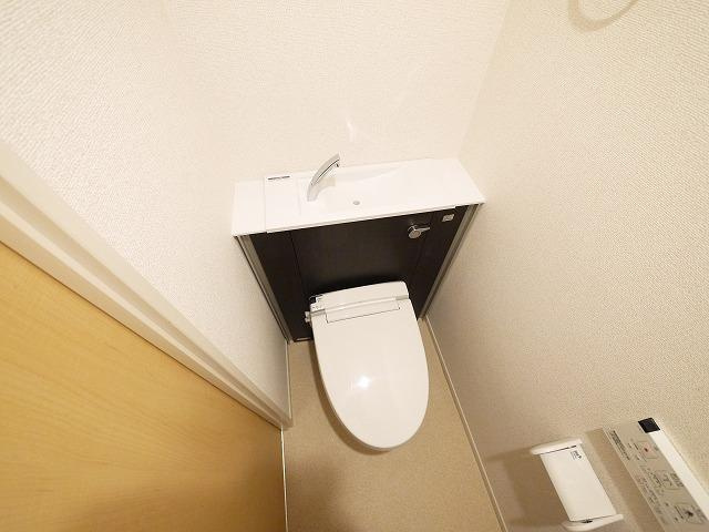 カーサ　アリエッタのトイレ|落ち着いた色調のトイレです