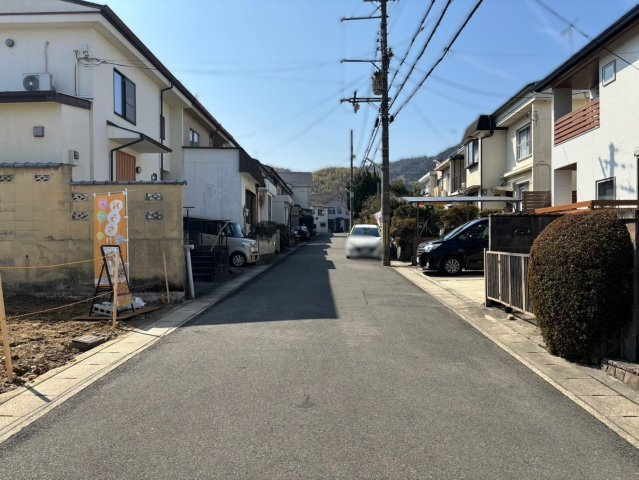 西野山中鳥井町　建築条件無土地の前面道路含む現地写真|【前道の様子】