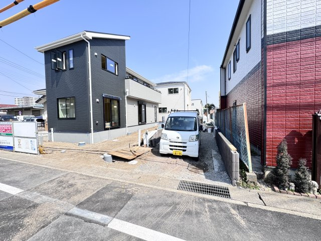 新築　高崎市飯塚町第10　Liveie Garden.S　2号棟の駐車場|現地写真　駐車スペースは縦列2台分可能です！
