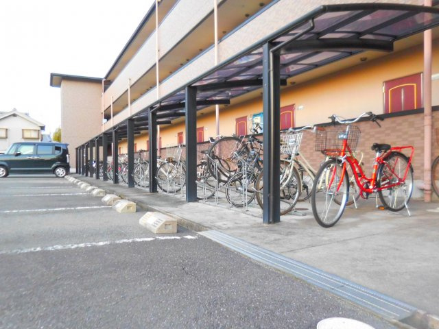サンシード二番館の駐車場