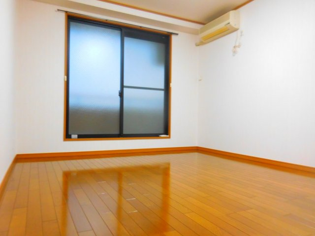 サンシード二番館の洋室