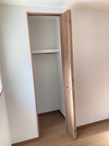 ハートフルタウン前橋市表町２期　１号棟の収納|1階洋室収納です