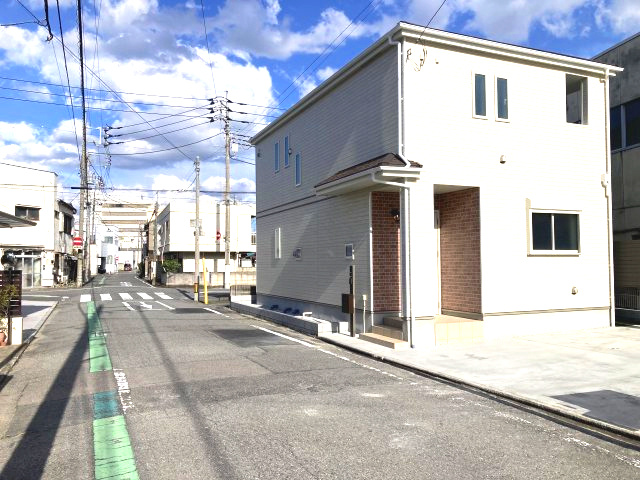 ハートフルタウン前橋市表町２期　１号棟の前面道路含む現地写真|表町に新築住宅を限定１棟完成しました！
前面道路も広々していて開放的な立地です☆