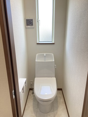 ハートフルタウン前橋市表町２期　１号棟のトイレ|2階トイレです。清潔感のある白を基調としています。