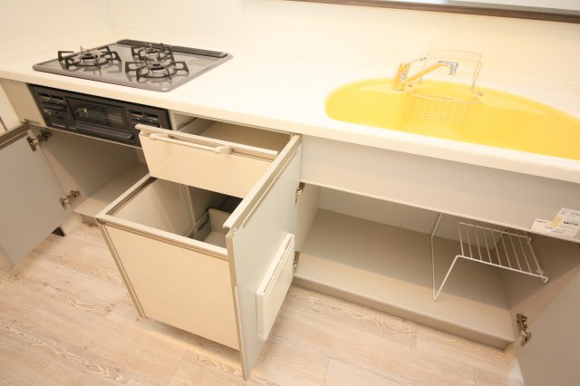 シャトー清城のキッチン|別部屋の参考写真となります。