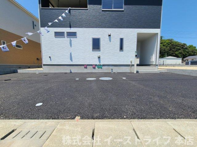 【新築戸建】さらに値下げ！平豊間第8の駐車場|4号棟写真　3台駐車可能（車種による）