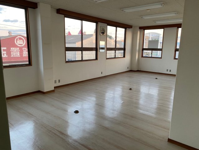 上の山テナントのロビー