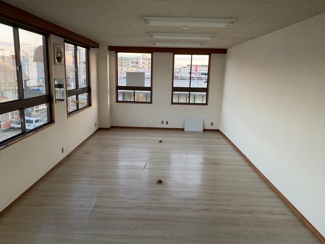 上の山テナントのロビー