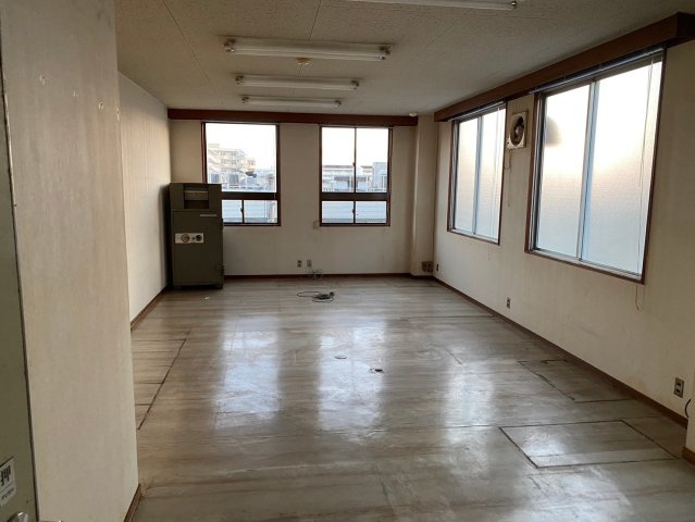 上の山テナントのロビー