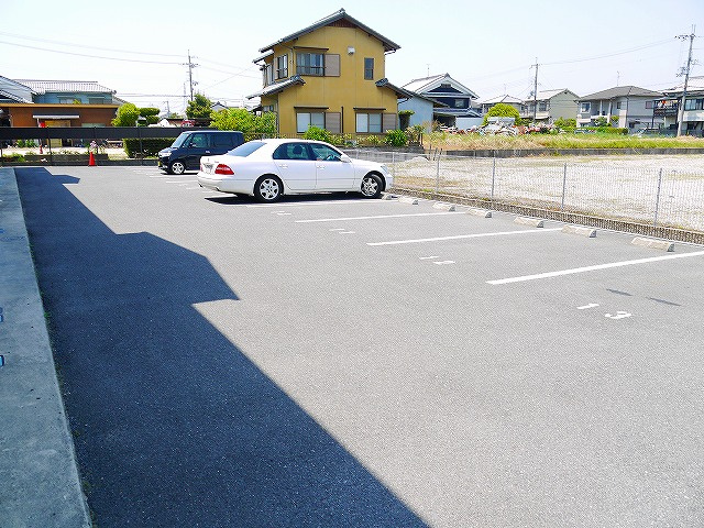 エスポワールTENNOUの駐車場|駐車場に車を止められます