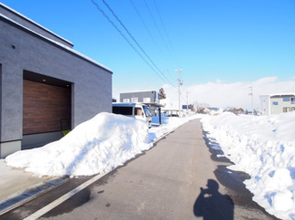 【前面道路含む現地写真】