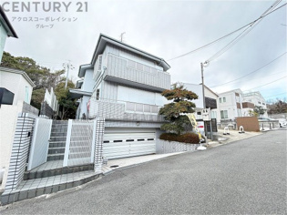 木造・鉄筋コンクリート造地下１階付２階建