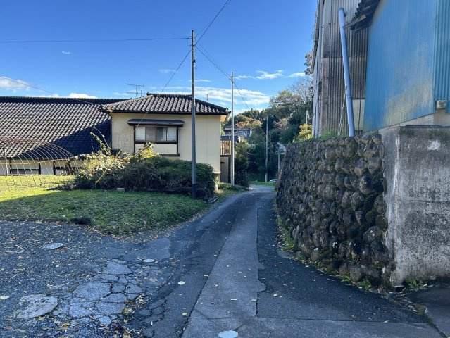 沼部町金山 売土地の前面道路含む現地写真