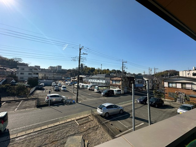 【展望】 | トゥ オブ アス | バルコニーからの眺望です♪目の前は駐車場になっていて視界を遮る建物がありません☆