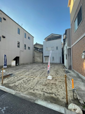 【外観】 | 港区八幡屋３丁目条件付き売土地 | 八幡屋小学校徒歩2分・港中学校徒歩4分！
学校が近く通学安心。
スーパーや公園も近く子育て世帯におすすめの住環境です。