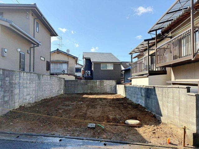深草大亀谷東寺町　建築条件付き土地の前面道路含む現地写真|【現地の様子】更地になりました！