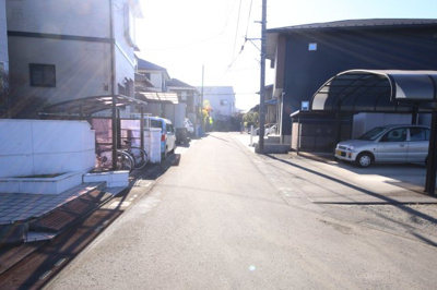 【外観】 | 久喜市古久喜土地 | 前面道路（南西方向）