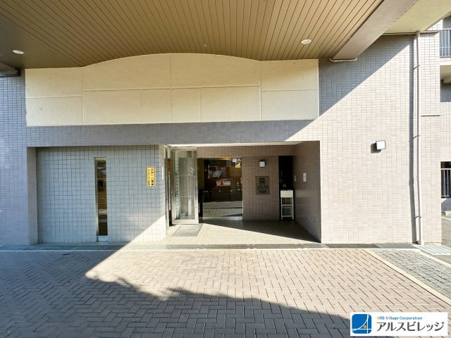 ナイスアーバン志木のエントランス