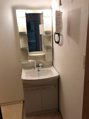 【洗面所】 | ファサードＢ