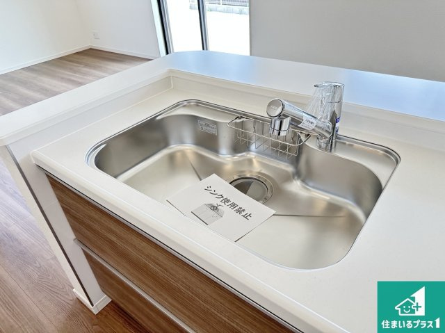 桜井市大豆越　第6期　新築一戸建ての設備|洗い物も楽にできる、広々シンク！