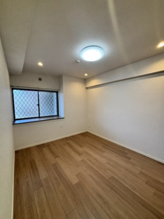 【洋室】サザンスクエア白梅 