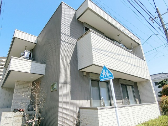 MAISON CALMEのエントランス|★入居後安心の24時間管理サポート★