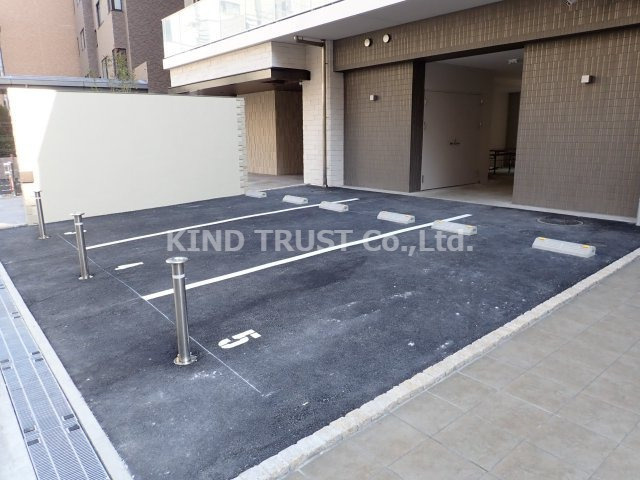 アーバネックス中崎町の駐車場