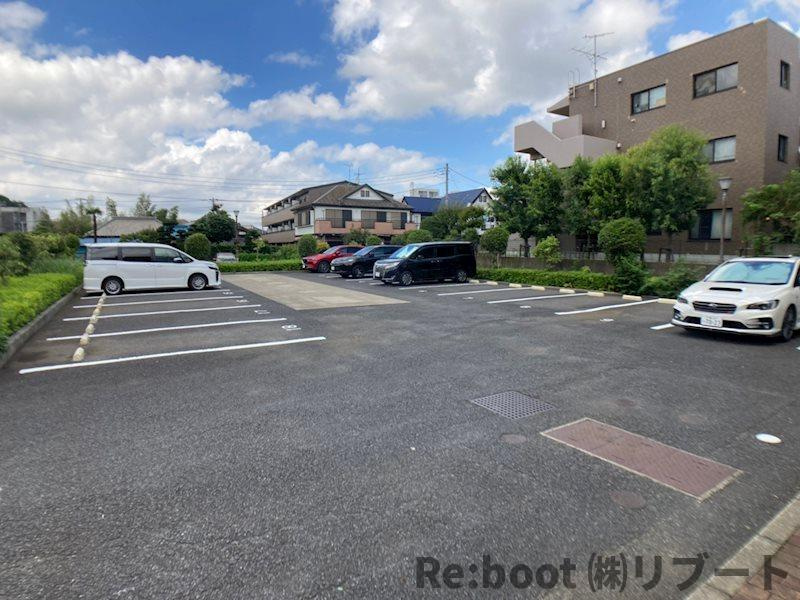 アルブル・オリオン船橋の駐車場