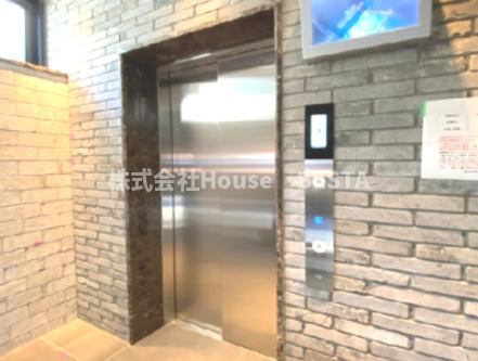 レジュールアッシュ神戸元町のロビー