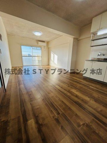 仲介手数料０円！グレース井ヶ谷の居間・リビング