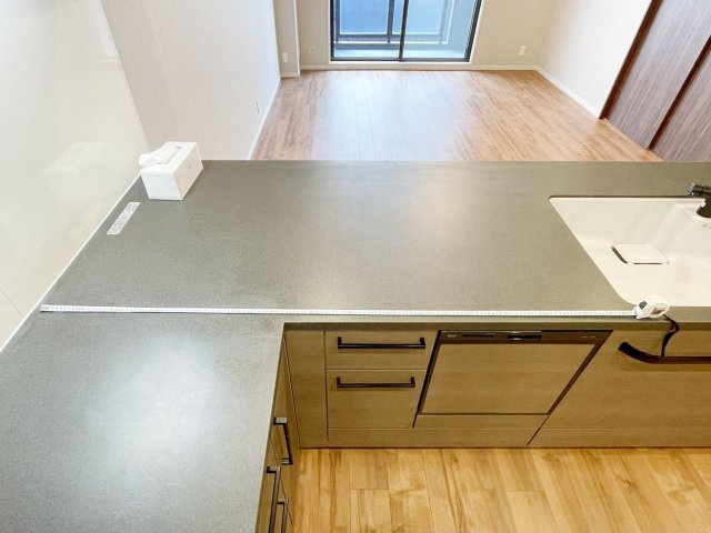 ファミール岡本のキッチン|キッチン⇒リビング