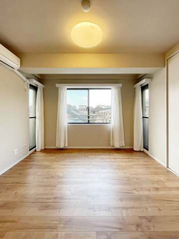 ファミール岡本の洋室|中部屋洋室③