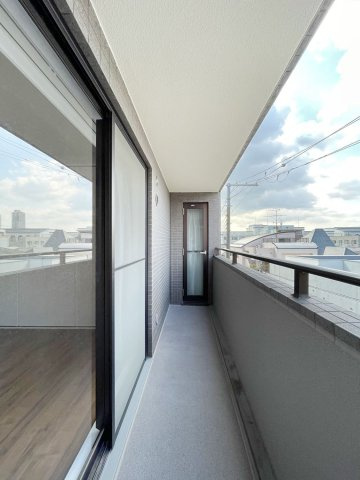 ファミール岡本のバルコニー