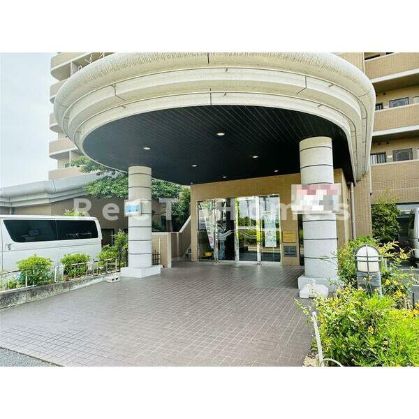 手柄アートスカイハイツのエントランス