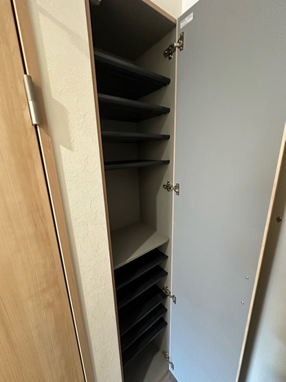 【玄関】 | トゥ オブ アス | シューズボックスがあるので靴が散らからずいつでも玄関すっきり♪お客様もスムーズにお出迎えできますね♪