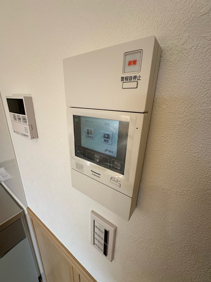 【セキュリティ】 | トゥ オブ アス | 防犯対策に有効なカメラ付きインターホン！録画機能が付いているので留守中の訪問者まで確認できます♪