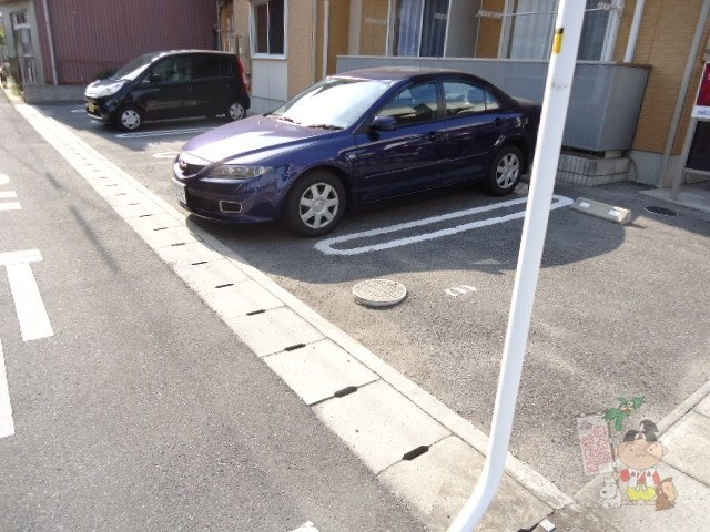 ラ・パルテール新屋敷　Ⅰの駐車場