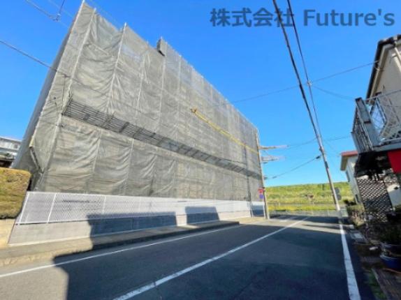 グリーンパーク早稲田Ⅱリバースクエアの外観|ＪＲ武蔵野線「三郷駅」より徒歩20分！リバーサイドのマンションです。