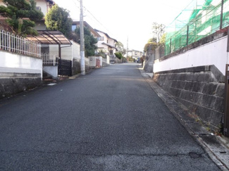 【前面道路含む現地写真】 | 川西市萩原台西1丁目　建築条件無土地