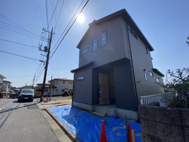 東酒々井５　新築戸建て　全１棟の前面道路含む現地写真