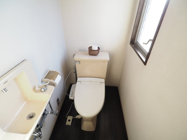 片倉１丁目戸建のトイレ