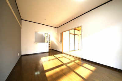 【居間・リビング】 | パレドール久喜Ⅲ | 使いやすいリビングです