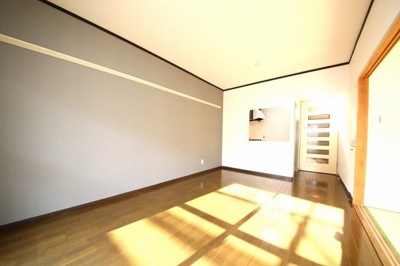 【居間・リビング】 | パレドール久喜Ⅲ | 和室があれば客間としても活用できます