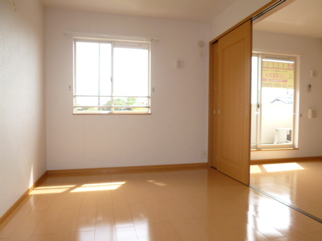 倉敷市福田町古新田のアパートの洋室